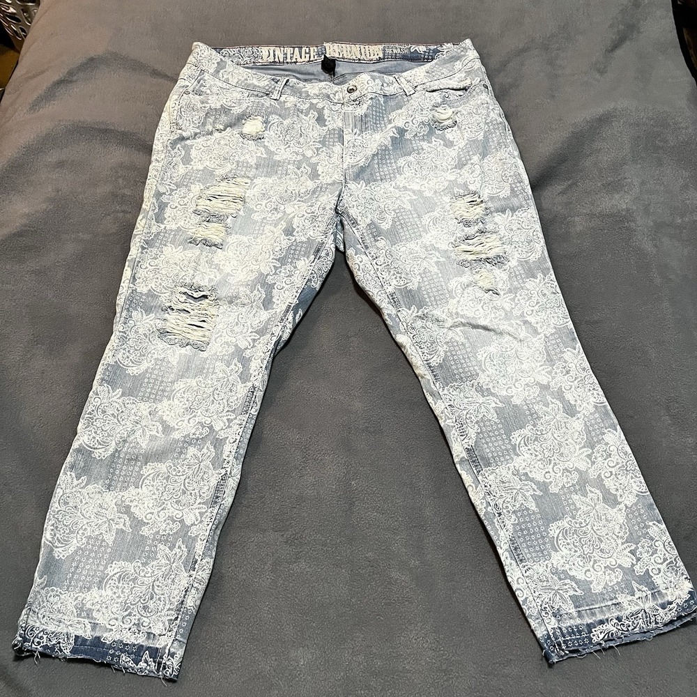 VINTAGE REUNION REWASH JEANS #bemore Light Wash‎ Distressed Floral/paisley Sz 18
